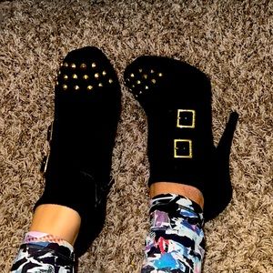 GUESS Black Ancle Booties